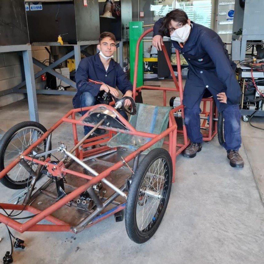 Estudiantes de la E.E.T.R.R inscriptos a la carrera EcoDesafío organizada por YPF