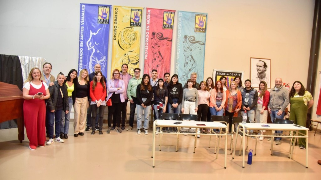 Celebración de la Democracia en la Escuela de Arte con la diputada Soledad Alonso