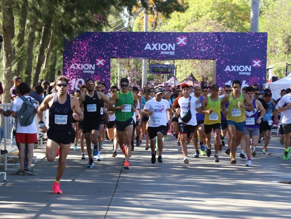 Exitosa carrera de AXION energy 10k solidaria: más de 4 mil participantes corrieron por una noble causa