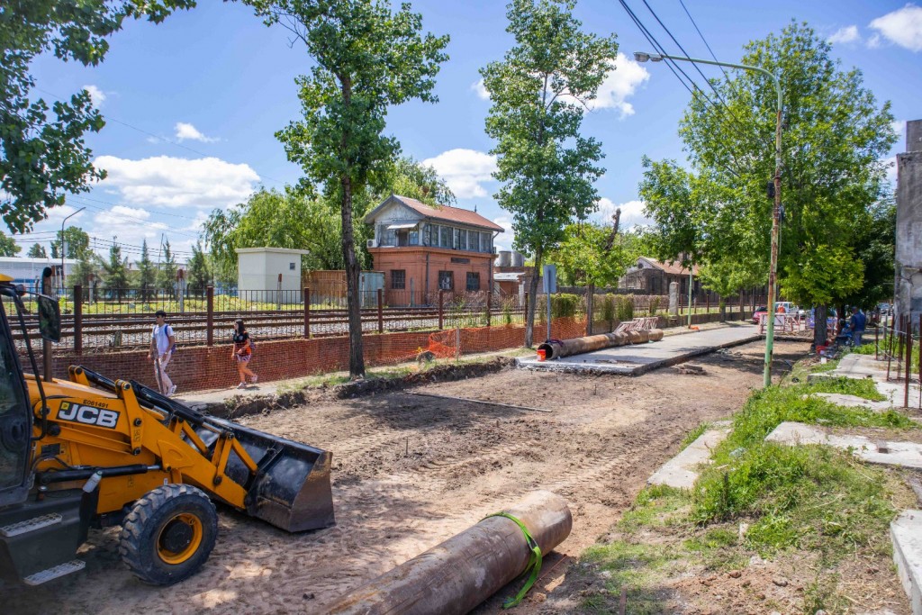 Abella supervisó obras hidráulicas y de bacheo de hormigón en Alem y Beruti