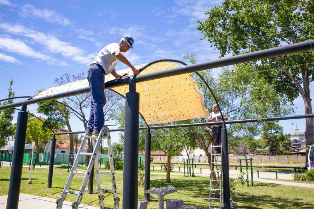 El Municipio realiza tareas de mantenimiento en la Costanera