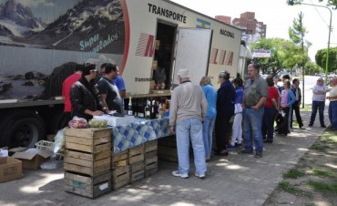 El Programa &ldquo;Frutas para Todos&rdquo; pas&oacute; nuevamente por Campana