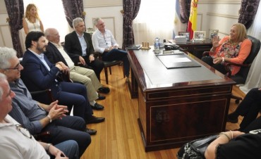 La Intendente Giroldi recibi&oacute; la visita protocolar de las Autoridades de la Xunta de Galicia
