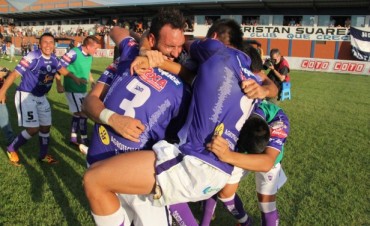 VILLA D�LMINE FESTEJA EL ASCENSO CON UNA FIESTA EN EL ESTADIO