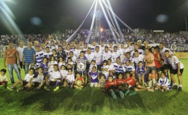 Festejo del ascenso al Nacional "B" 