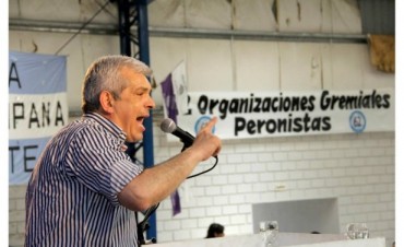 JULIAN DOMINGUEZ PARTICIPÃâ€™ DE UN ACTO EN EL CAMPING DE LA U.O.M