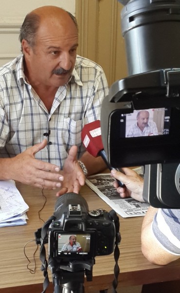 &ldquo;Tenemos quince polic&iacute;as menos y treinta chicos de chaleco caminando por la Rocca&rdquo;