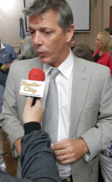 AXEL CANTLON SE REFIRI?&rsquo; AL DEBATE TELEVISIVO CON TRUJILLO