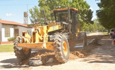 El Municipio desarrolla tareas de perfilado y entoscado en calles San Mart&iacute;n y Capit&aacute;n Fausto Gavazzi