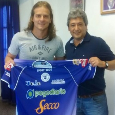 Andr&eacute;s Soriano se convirti&oacute; en el primer refuerzo Violeta para el Nacional &ldquo;B&rdquo;