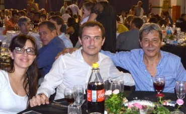 Abella particip&oacute; de la cena por el D&iacute;a del Petr&oacute;leo