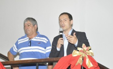 El Intendente Abella comparti&oacute; el brindis con los empleados y anunci&oacute; un bono de fin de a&ntilde;o