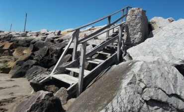 SANTA CLARA| PLAYAS - Avanza la primera etapa de la reconstrucción de las bajadas a las playas