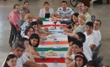 El Intendente comparti&oacute; un desayuno con el Grupo Esperanza