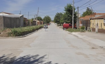 En 2017 se pavimentar&aacute;n todas las calles de tierra de los barrios sociales