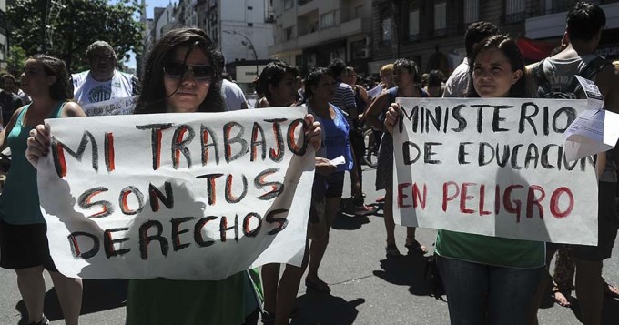 Levantan toma en sede del ministerio de Educaci&oacute;n