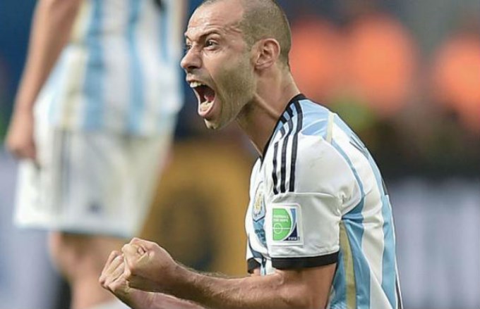 Mascherano neg&oacute; que los jugadores hayan pedido jugar en la Bombonera