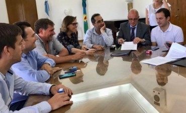 Abella firm&oacute; un convenio de transparencia ante la Oficina de Anticorrupci&oacute;n 