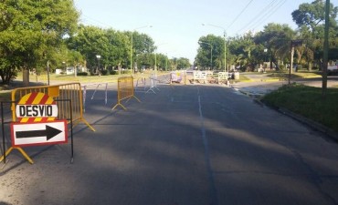 Reparan un bache de gran tama&ntilde;o en Boulevard Sarmiento 