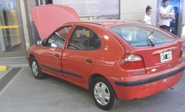 Con solo 13 a&ntilde;os, fue a cargar combustible conduciendo el auto de su padre: volvi&oacute; caminando