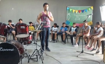 El Taller de Canto y M&uacute;sica tuvo su muestra anual