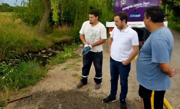 El cami&oacute;n atmosf&eacute;rico del Municipio incorpora un nuevo servicio: saneamiento de zanjas 