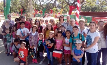 Adultos mayores con sus nietos visitaron el Parque Navide&ntilde;o