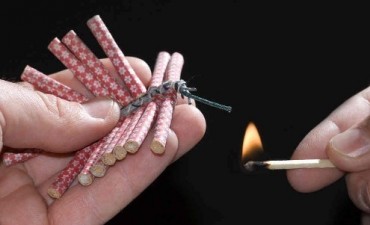 LA PIROTECNIA NO ES COSA DE CHICOS