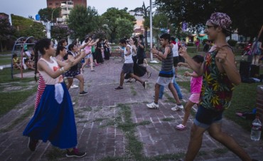 Los talleres municipales contin&uacute;an durante el verano