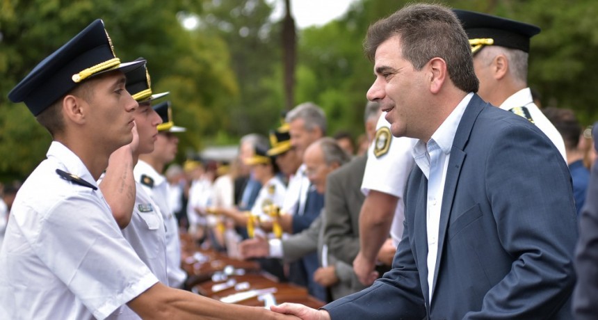 Ritondo presidió el egreso de 2600 policías en la escuela