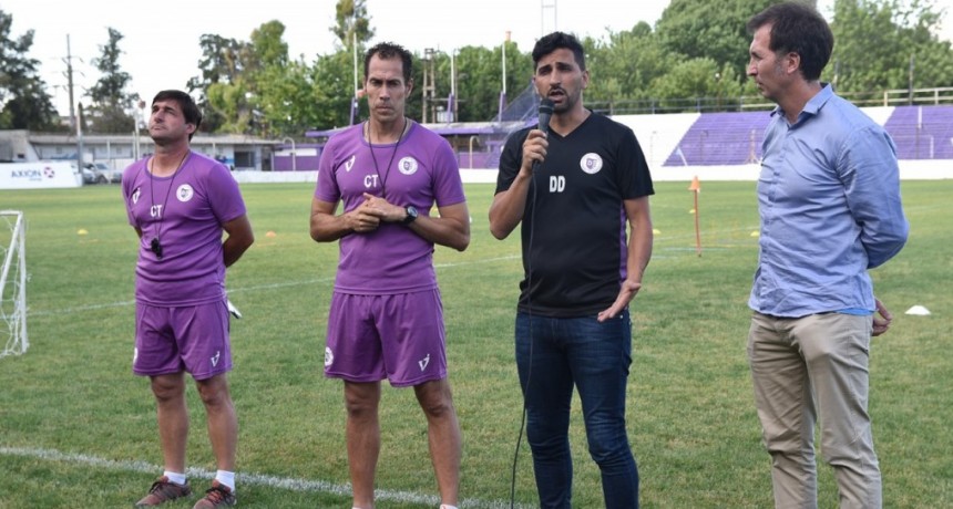 El plantel profesional y el equipo t&eacute;cnico de Villa D&aacute;lmine protagonizaron una capacitaci&oacute;n