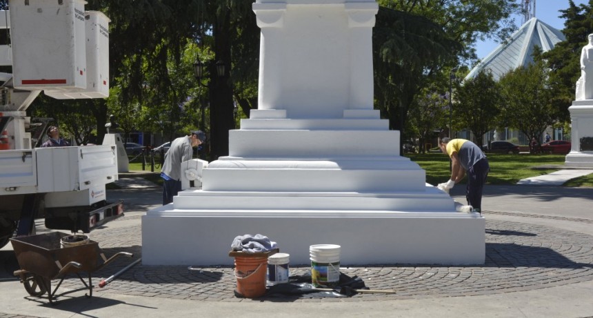 Persisten los actos de vandalismo en la plaza Eduardo Costa