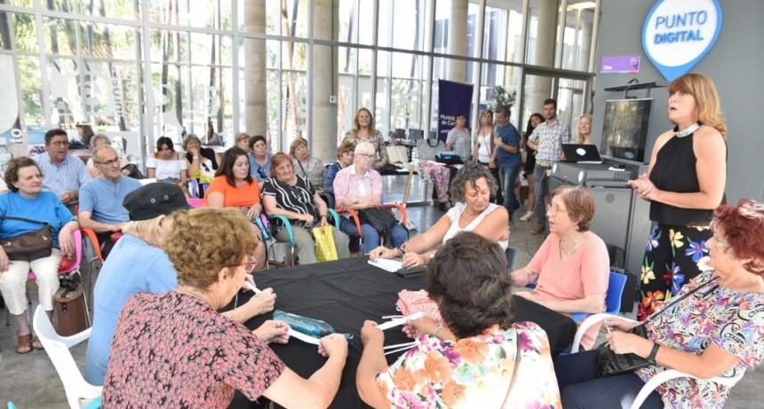 Se realiz&oacute; la muestra anual de los talleres de adultos mayores