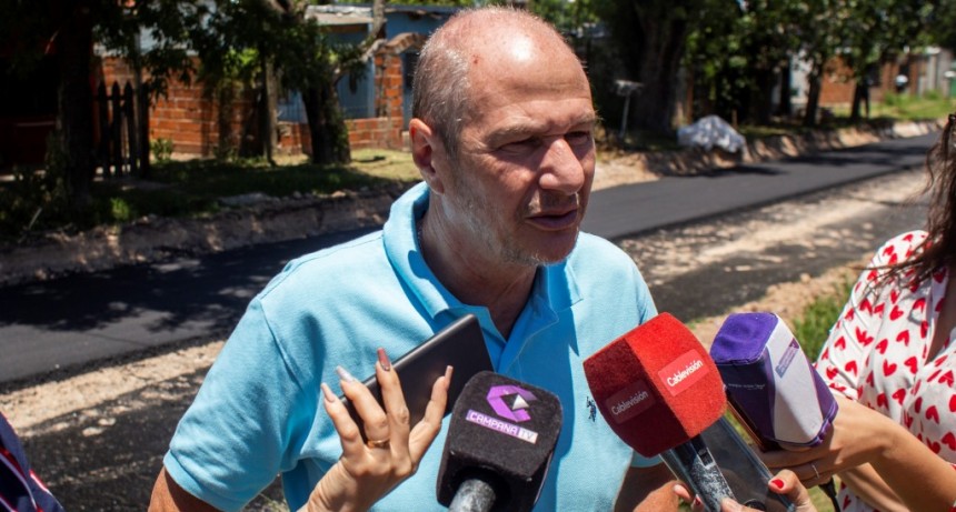 Las Campanas: comenz&oacute; la obra de asfalto en la calle Chapuis