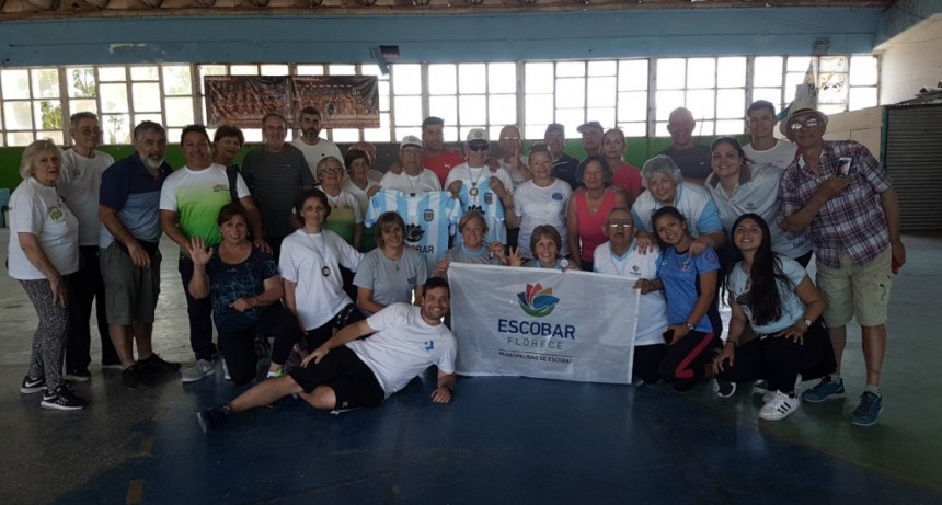 Adultos mayores participaron en el Mini Regional de Escobar
