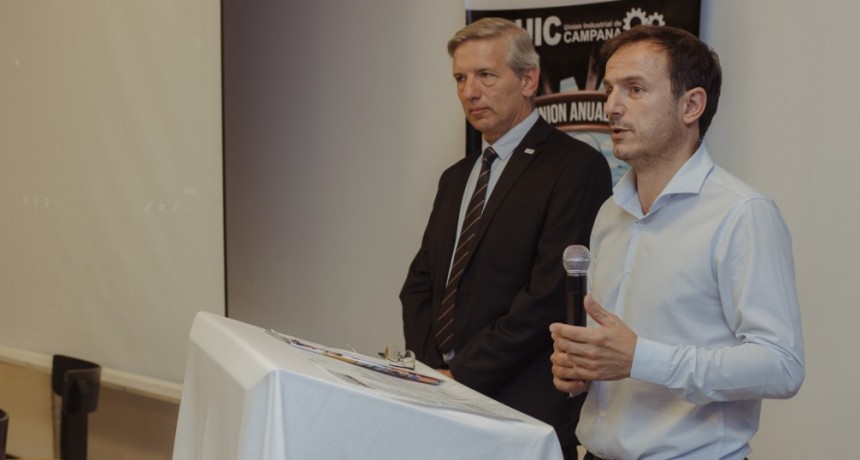 El Intendente particip&oacute; de la cena anual de la Uni&oacute;n Industrial Campana