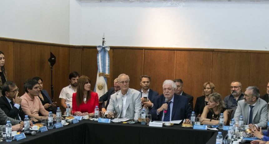 GONZ&Aacute;LEZ GARC&Iacute;A: "VAMOS A TRABAJAR CON TODAS LAS PROVINCIAS PARA CONSTRUIR UNA POL&Iacute;TICA DE SALUD FEDERAL"