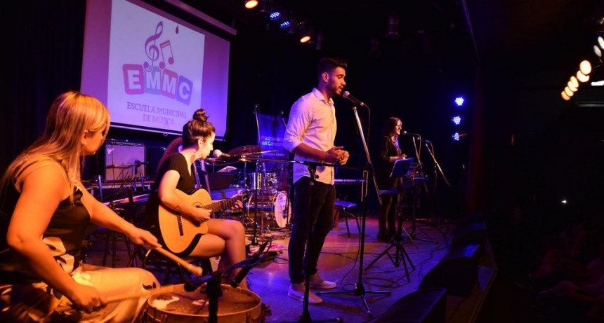 Con un gran concierto, los alumnos de la Escuela Municipal de M&uacute;sica cerraron el a&ntilde;o                                                                                                