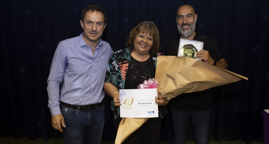 Abella brind&oacute; con los empleados municipales y entreg&oacute; reconocimientos por a&ntilde;os de servicio