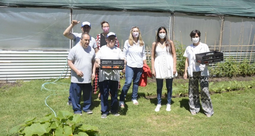 Funcionarios municipales visitaron el Hogar de APID en el Día Internacional de las personas con discapacidad 