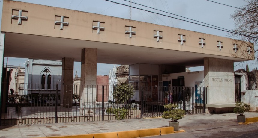 El cementerio retoma su horario habitual