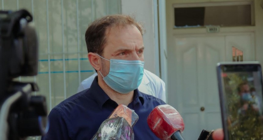 Ante la intransigencia del Sindicato, el intendente anunció un aumento y bono navideño por decreto