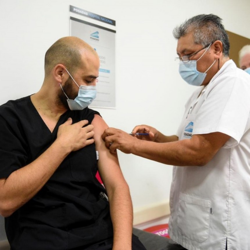 ACTO DE INICIO DE VACUNACION EN EL HOSPITAL  POSADAS