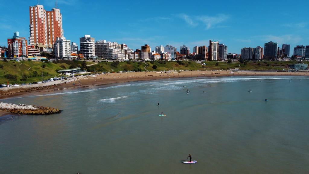 Mar del Plata lista para el verano : vienen 2900 autos por hora por la ruta 2
