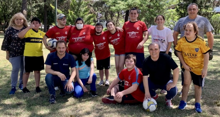 Abella compartió una tarde con niños y jóvenes de Campana Up