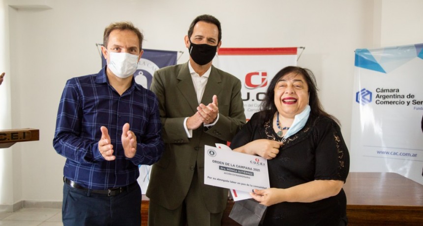 Abella felicitó a la Dra. Mónica Gutiérrez por la Orden de la Campana