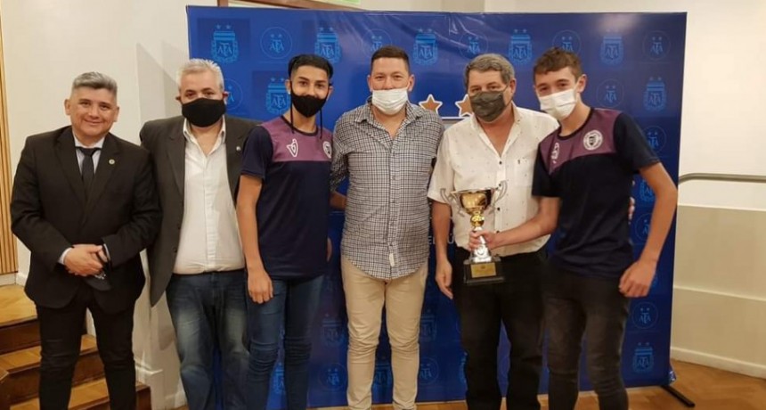 Villa Dalmine recibió el Trofeo de Categoría 2008