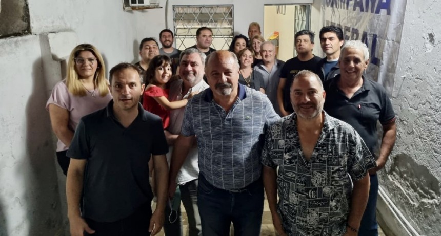 Abella junto a Campana Federal reconocieron a Carlos Cazador por su trayectoria en el HCD