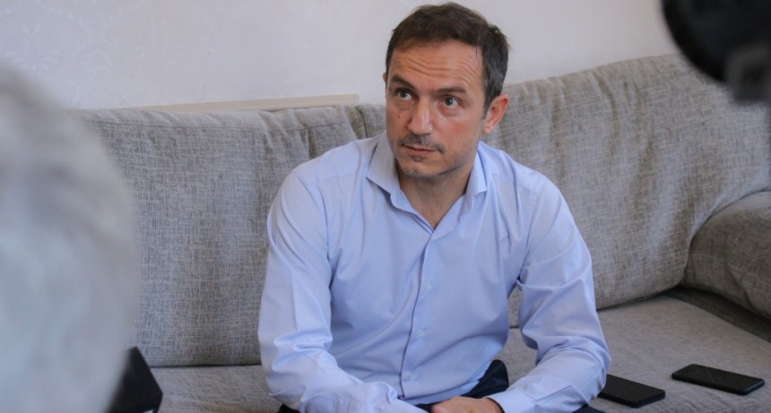 Abella invitó a dirigentes radicales y justicialistas a sumarse a Juntos