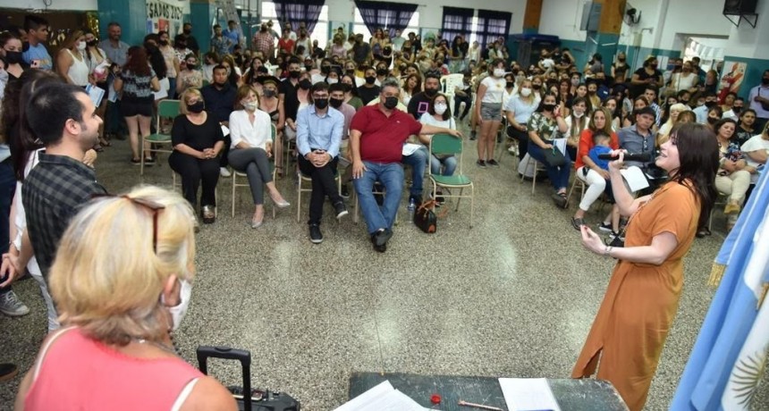 OTROS 300 EGRESADOS DEL PLAN FINES EN CAMPANA